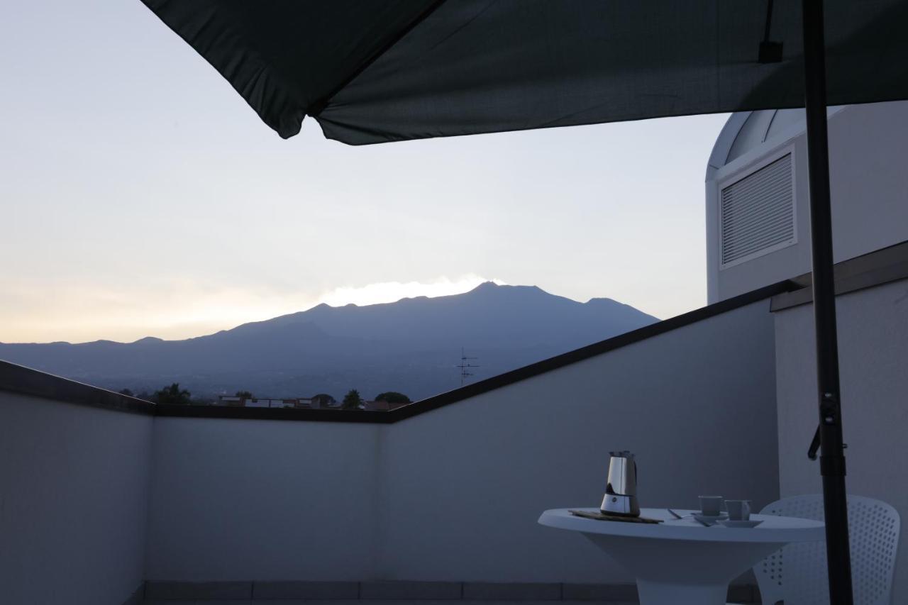 Path House - Etna & Sea View Aparthotel Riposto ภายนอก รูปภาพ