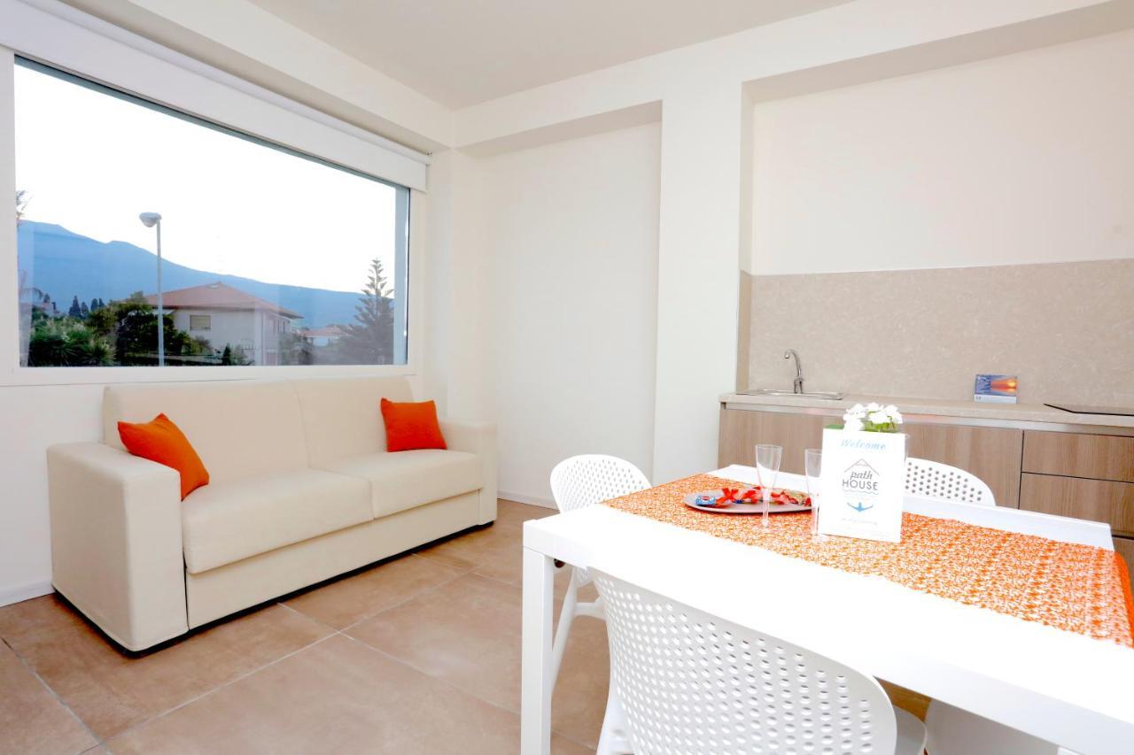 Path House - Etna & Sea View Aparthotel Riposto ภายนอก รูปภาพ