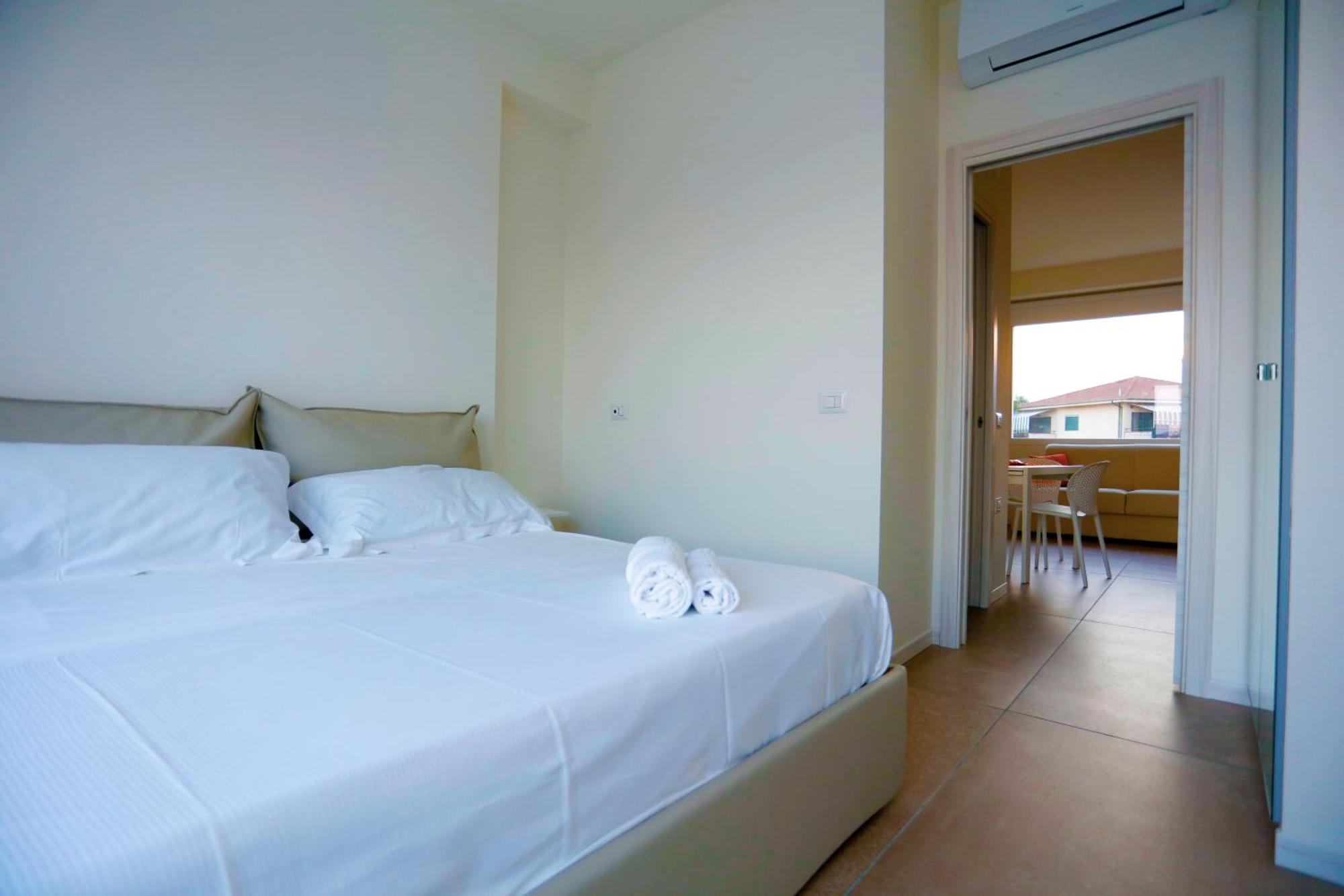 Path House - Etna & Sea View Aparthotel Riposto ห้อง รูปภาพ