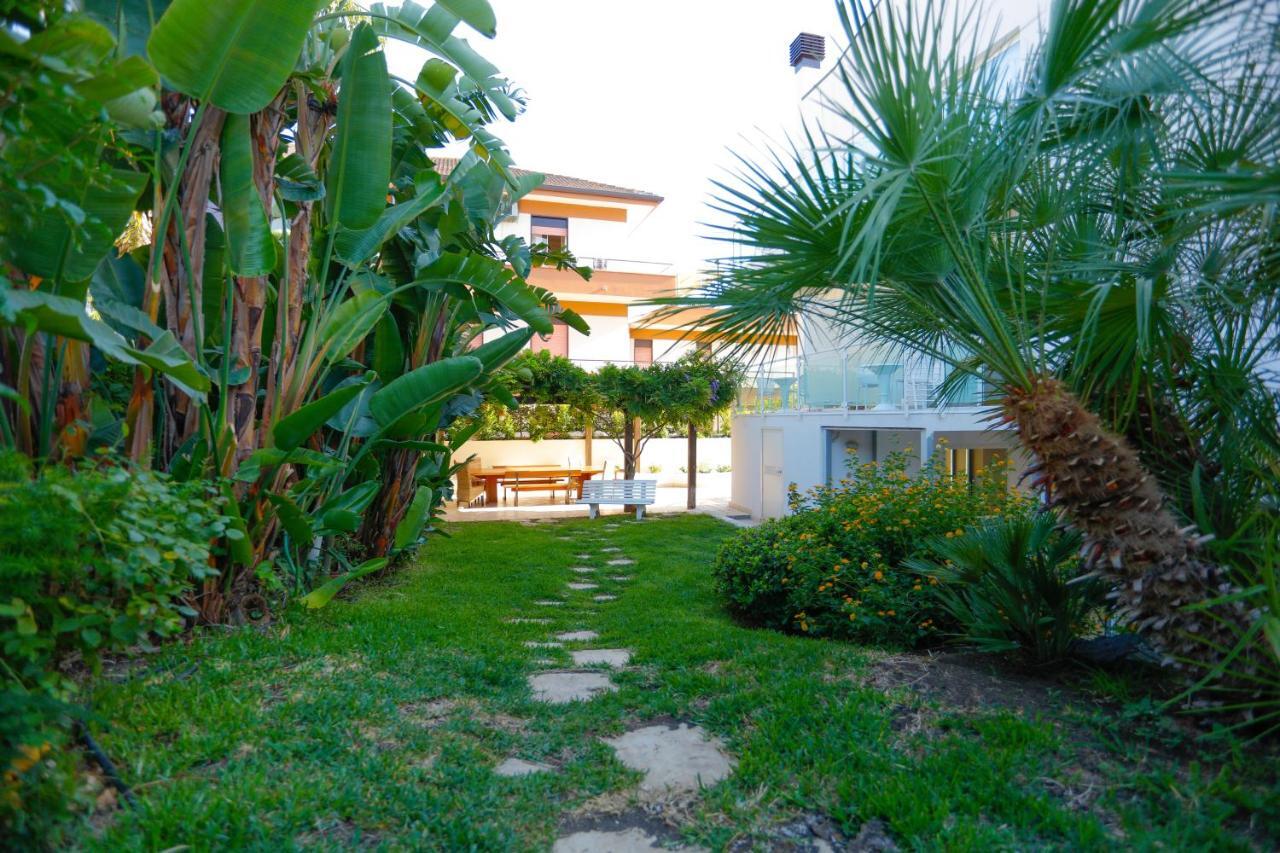 Path House - Etna & Sea View Aparthotel Riposto ภายนอก รูปภาพ