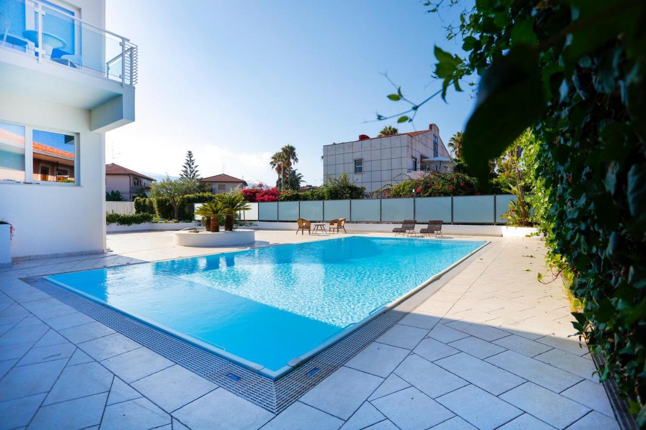 Path House - Etna & Sea View Aparthotel Riposto ภายนอก รูปภาพ